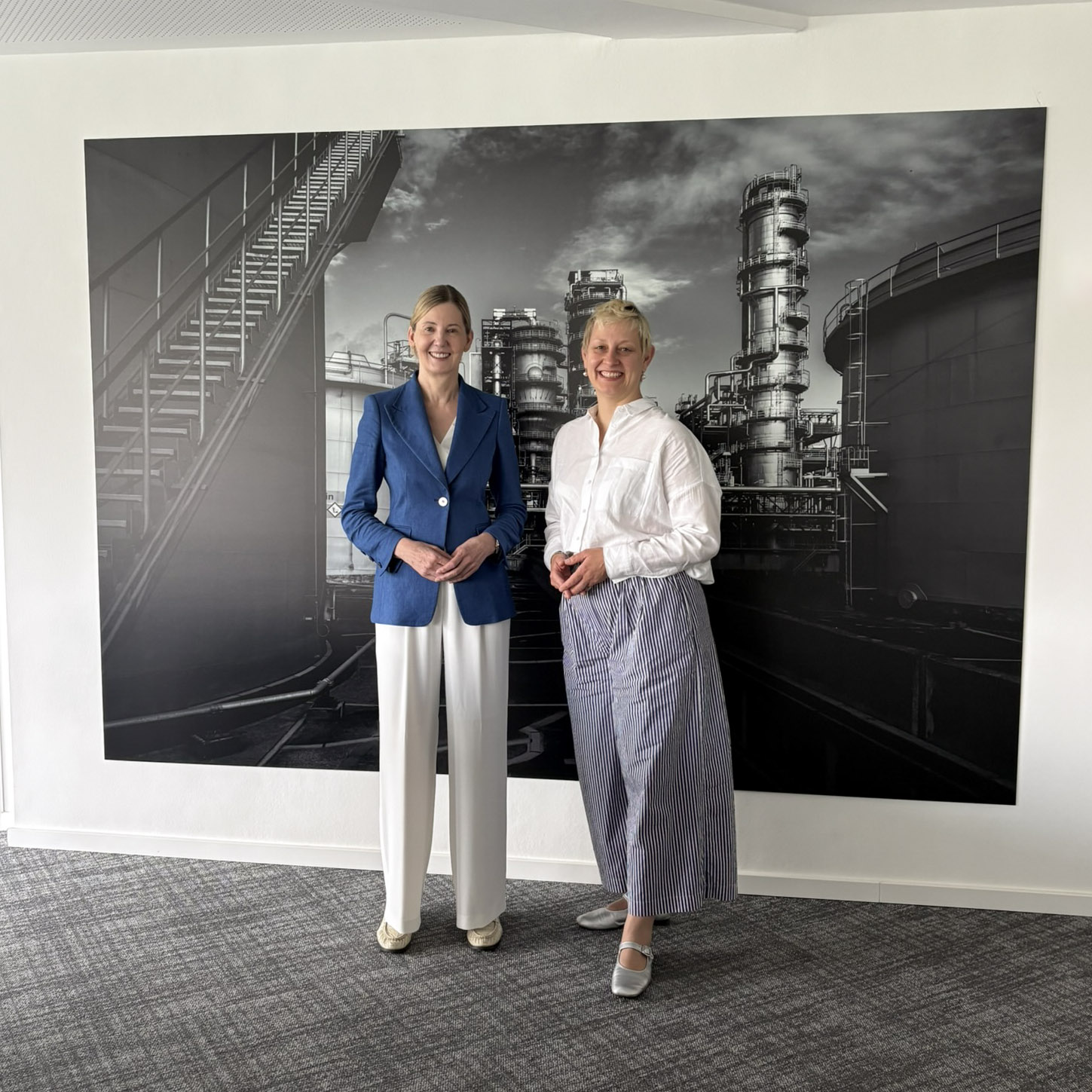 v.l.n.r.: Nora Schmidt-Kesseler und Stephanie Albrecht-Suliak